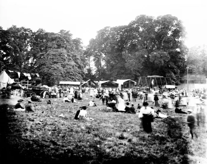 Framed Print : Fair or fete on Cheam Common, Cheam, Surrey Framed Print : Fair or fete on Cheam Common, Cheam, Surrey
