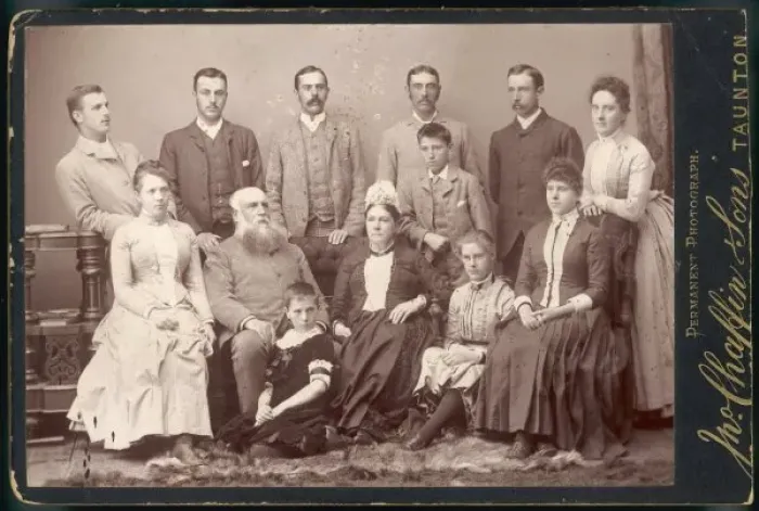 Framed Print : Family of 13 Photo Framed Print : Family of 13 Photo