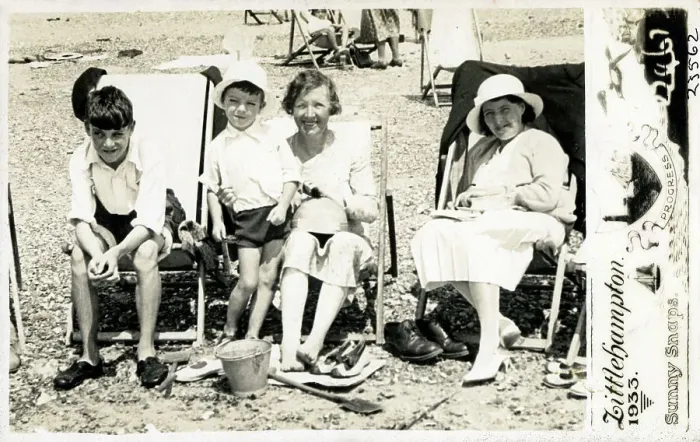 Framed Print : Family on the beach at Littlehampton, West Sussex Framed Print : Family on the beach at Littlehampton, West Sussex