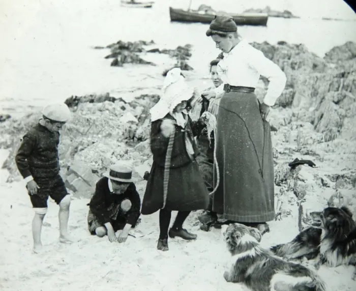 Framed Print : Family at the beach in Pembrokeshire, South Wales Framed Print : Family at the beach in Pembrokeshire, South Wales