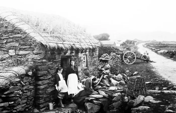 Framed Print : Family dwelling in Glencolmcille, West of Ireland Framed Print : Family dwelling in Glencolmcille, West of Ireland