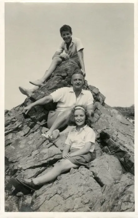 Framed Print : Family group photograph at the seaside - posing on a rock Framed Print : Family group photograph at the seaside - posing on a rock