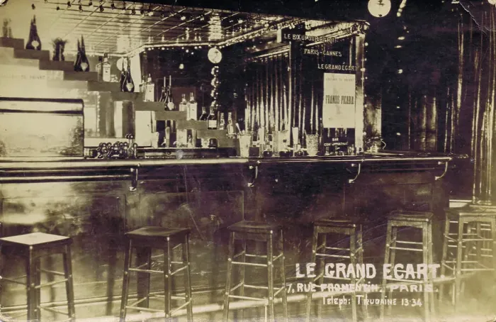 Framed Print : Famous nightclub of Le Grand Ecart, 7 Rue Fromentin, Paris Framed Print : Famous nightclub of Le Grand Ecart, 7 Rue Fromentin, Paris