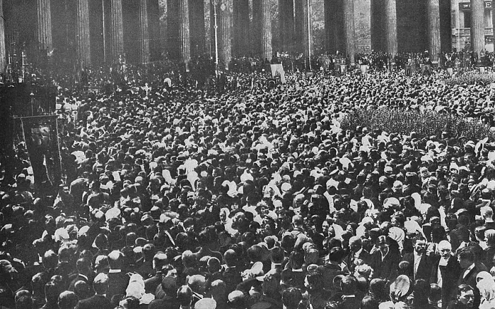 Framed Print : Farewell mass for Women's Battalion, Russia, WW1 Framed Print : Farewell mass for Women's Battalion, Russia, WW1