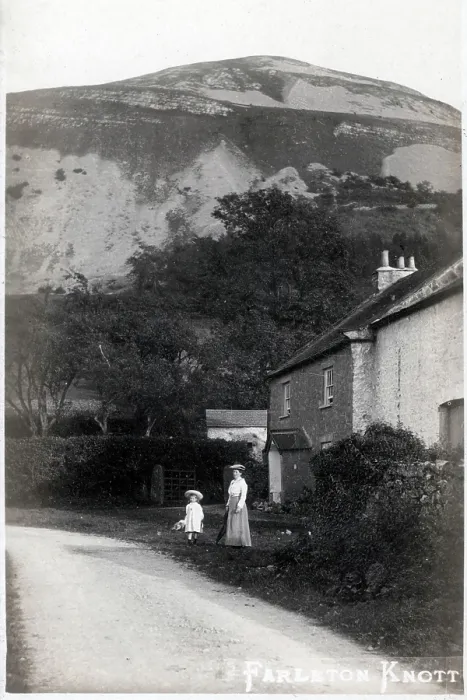 Framed Print : Farleton Knott in Cumbria, England located west of Kirkby Lonsdale, near Farleton. Date: circa 1905 Framed Print : Farleton Knott in Cumbria, England located west of Kirkby Lonsdale, near Farleton. Date: circa 1905