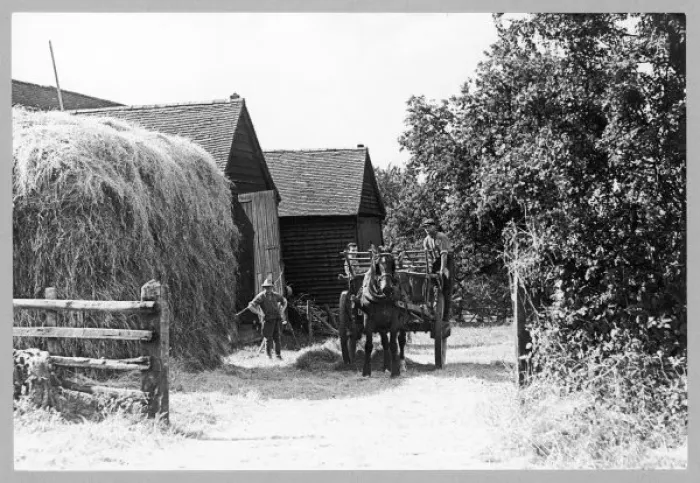 Framed Print : Farmers at Holmer Green Framed Print : Farmers at Holmer Green