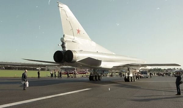 Farnborough 92 - Tu-22M-3 (unmarked)