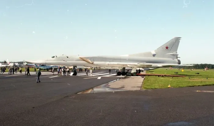 Framed Print : Farnborough 92 - Tu-22M-3 (unmarked) Framed Print : Farnborough 92 - Tu-22M-3 (unmarked)