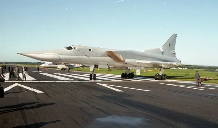 Framed Print : Farnborough 92 - Tu-22M-3 (unmarked) Framed Print : Farnborough 92 - Tu-22M-3 (unmarked)
