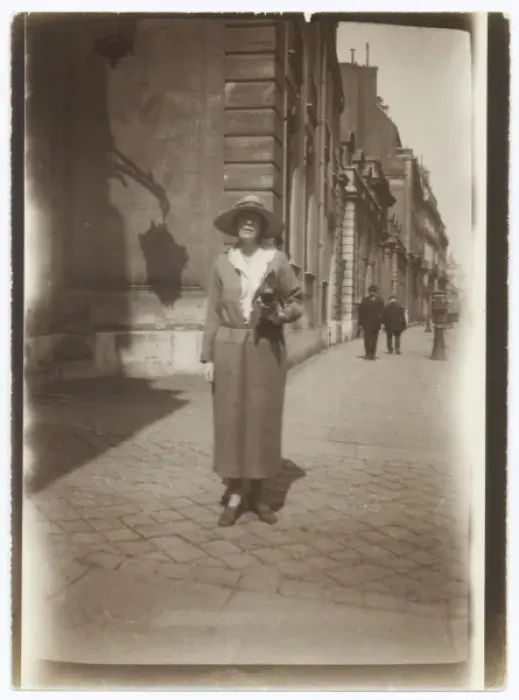 Framed Print : Fashionable woman in a European street Framed Print : Fashionable woman in a European street