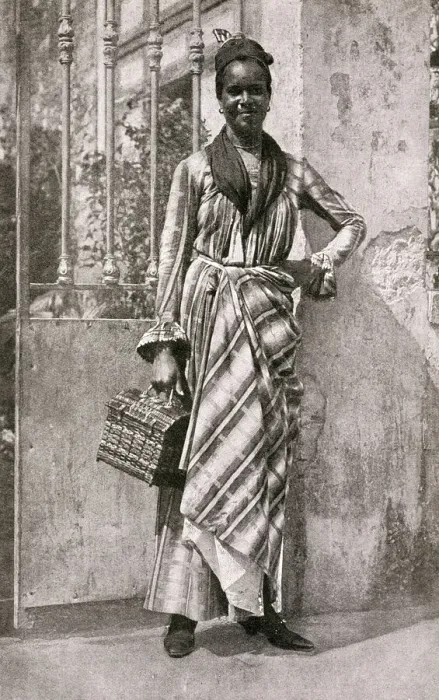 Framed Print : Fashionable woman of Martinique, French West Indies Framed Print : Fashionable woman of Martinique, French West Indies