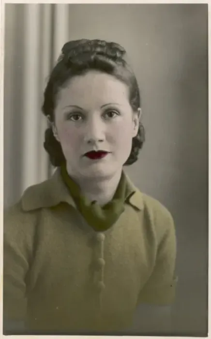 Framed Print : Fashionable young lady of the 1930s Framed Print : Fashionable young lady of the 1930s