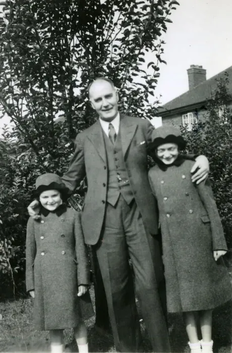 Framed Print : Father and daughters Framed Print : Father and daughters