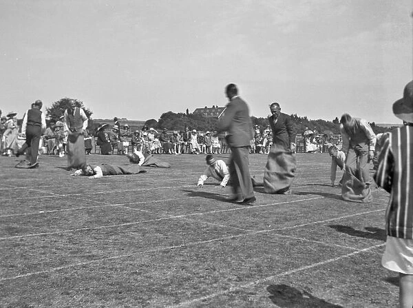 Fathers sack race in Seaford