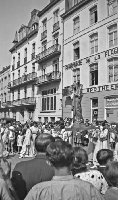 Framed Print : Feast of the Assumption procession, Heyst, Belgium Framed Print : Feast of the Assumption procession, Heyst, Belgium