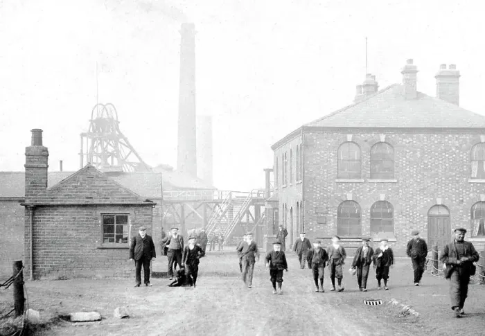 Framed Print : Featherstone Main Pit early 1900s Framed Print : Featherstone Main Pit early 1900s
