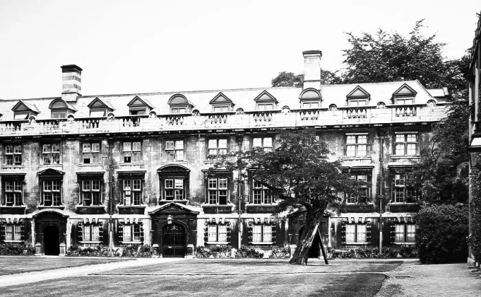 Framed Print : Fellows Building, Christ's College, Cambridge Framed Print : Fellows Building, Christ's College, Cambridge