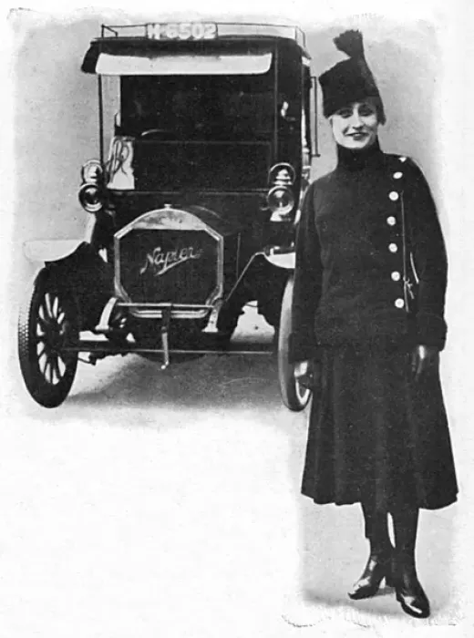 Framed Print : A female hat shop porter, WW1 Framed Print : A female hat shop porter, WW1