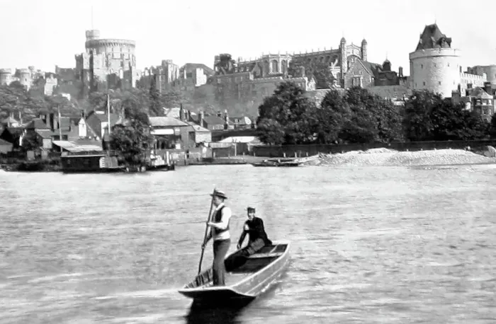 Framed Print : Ferry at Windsor Castle Framed Print : Ferry at Windsor Castle