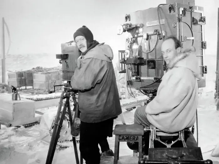 Framed Print : Filming Scott of the Antarctic released in 1948 Framed Print : Filming Scott of the Antarctic released in 1948
