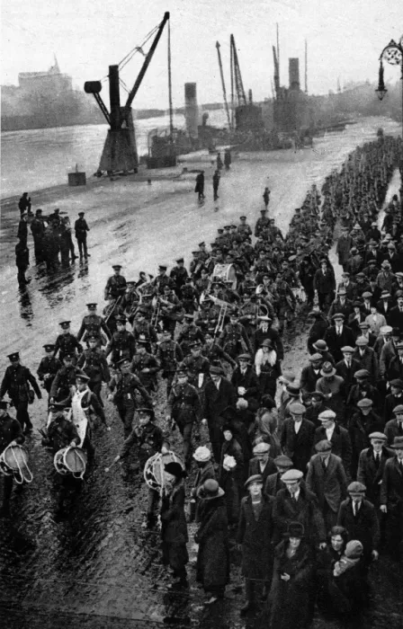 Framed Print : Final evacuation of British troops from Ireland, 1922 Framed Print : Final evacuation of British troops from Ireland, 1922