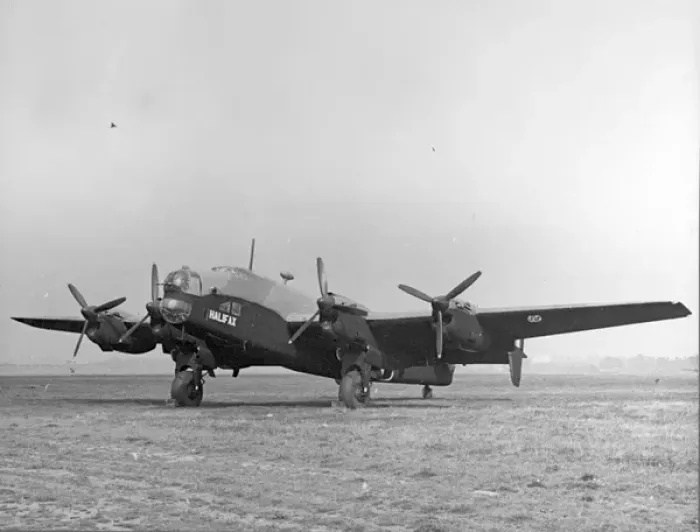 Framed Print : The final Handley Page Halifax I L9608 Framed Print : The final Handley Page Halifax I L9608