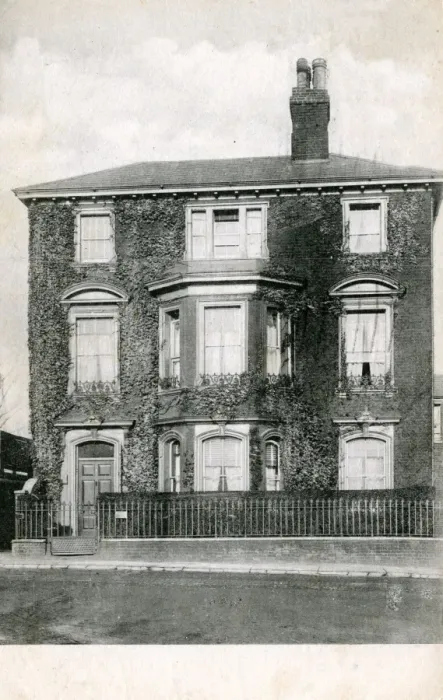 Framed Print : Fine House, Great Yarmouth, Norfolk Framed Print : Fine House, Great Yarmouth, Norfolk