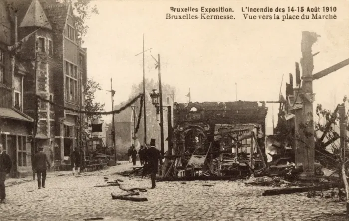 Framed Print : Fire at Exposition Universelle et Internationale, Brussels Framed Print : Fire at Exposition Universelle et Internationale, Brussels