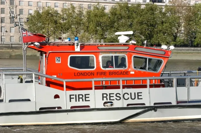 Framed Print : Fireboat Fire-Dart, River Thames Framed Print : Fireboat Fire-Dart, River Thames