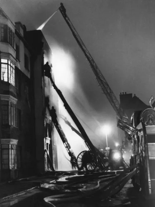 Framed Print : Firefighters in action, Fanshaw Street, London N1 Framed Print : Firefighters in action, Fanshaw Street, London N1