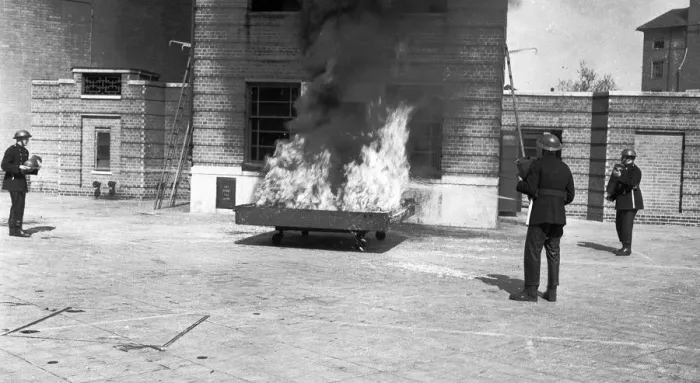 Framed Print : Firefighters tackle oil tray fire, Lambeth HQ Framed Print : Firefighters tackle oil tray fire, Lambeth HQ