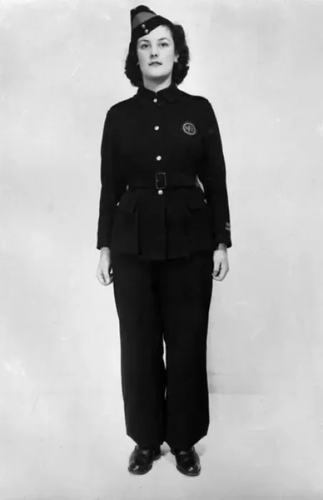 Framed Print : Firewomans uniform of the NFS, WW2 Framed Print : Firewomans uniform of the NFS, WW2