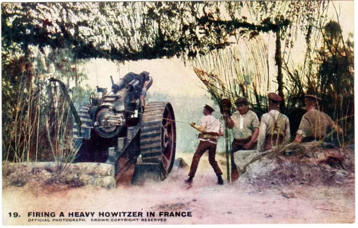 Framed Print : Firing a heavy howitzer in France, WW1 Framed Print : Firing a heavy howitzer in France, WW1
