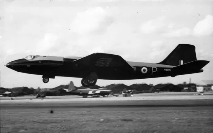 Framed Print : The first and only English Electric Canberra B5 VX185 Framed Print : The first and only English Electric Canberra B5 VX185