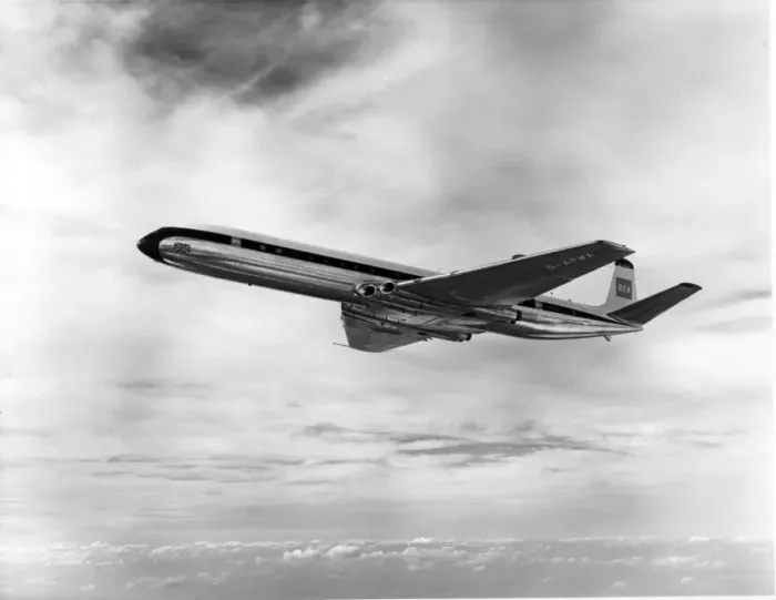 Framed Print : The first de Havilland DH106 Comet 4B G-APMA Framed Print : The first de Havilland DH106 Comet 4B G-APMA