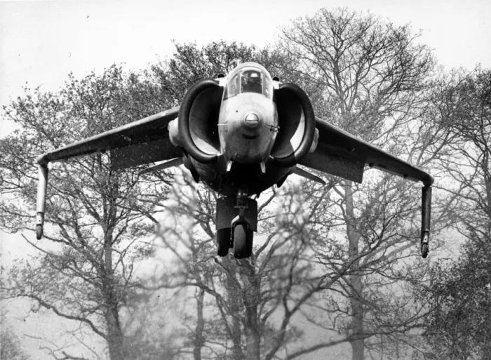 Framed Print : The first Hawker Siddeley Kestrel FGA1 XS688 Framed Print : The first Hawker Siddeley Kestrel FGA1 XS688
