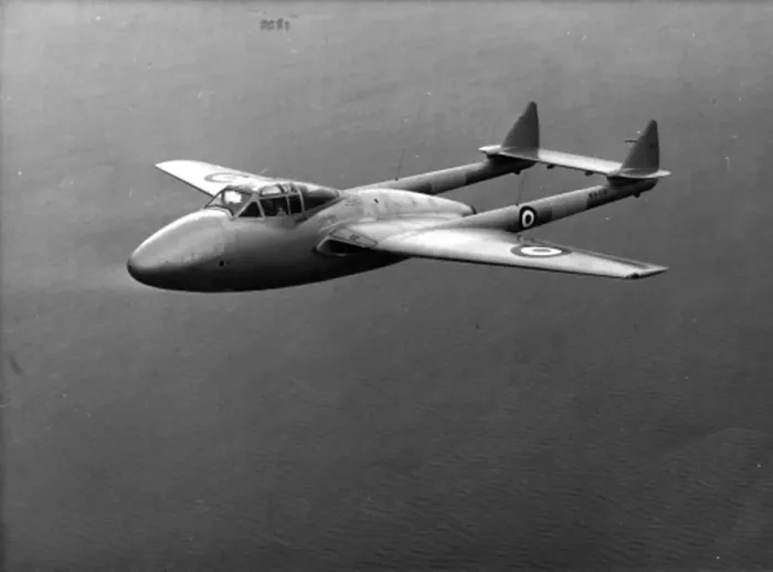 Framed Print : First pre-production de Havilland DH115 Vampire Trainer T11 Framed Print : First pre-production de Havilland DH115 Vampire Trainer T11