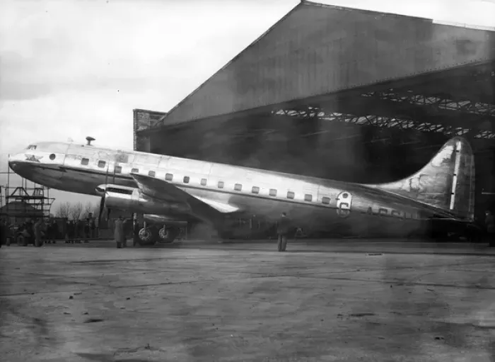 Framed Print : The first prototype Avro Tudor 2 G-ASSU at Woodford Framed Print : The first prototype Avro Tudor 2 G-ASSU at Woodford