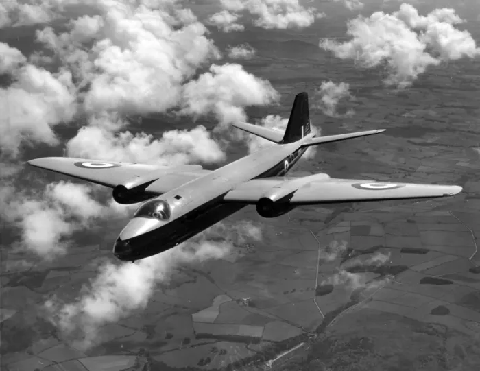 Framed Print : First prototype English Electric Canberra B2 VX165 Framed Print : First prototype English Electric Canberra B2 VX165