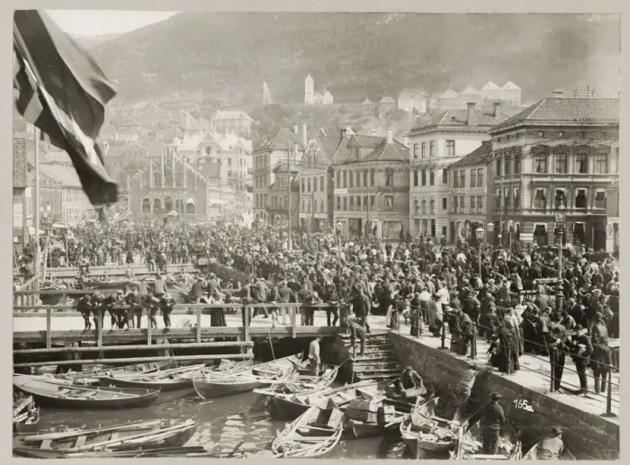 Framed Print : Fish market in Bergen, Norway Framed Print : Fish market in Bergen, Norway