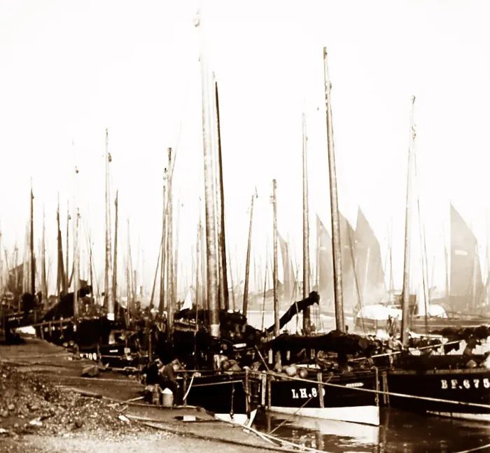 Framed Print : Fishing boats, Great Yarmouth, early 1900s Framed Print : Fishing boats, Great Yarmouth, early 1900s
