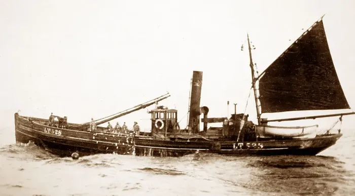 Framed Print : Fishing boats, Great Yarmouth, early 1900s Framed Print : Fishing boats, Great Yarmouth, early 1900s
