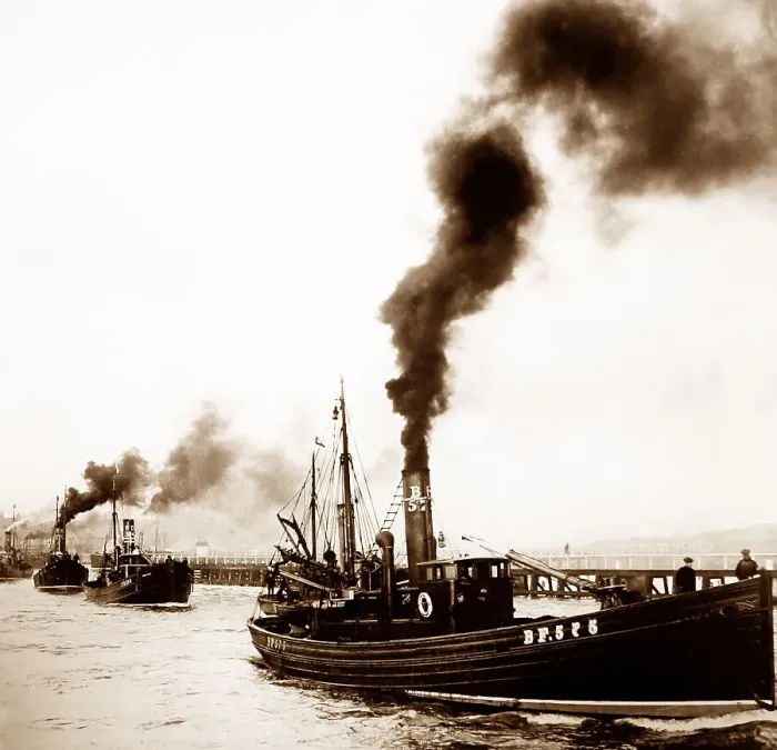 Framed Print : Fishing boats, Great Yarmouth, early 1900s Framed Print : Fishing boats, Great Yarmouth, early 1900s
