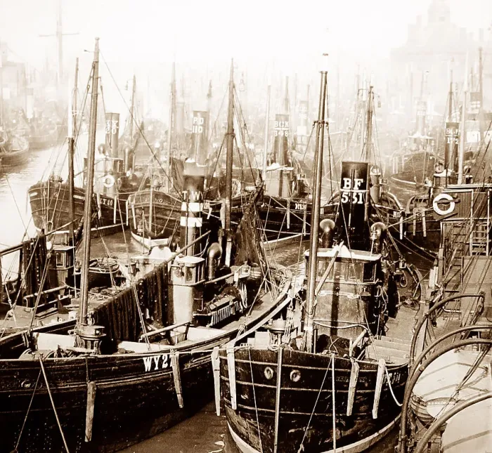 Framed Print : Fishing boats, Great Yarmouth, early 1900s Framed Print : Fishing boats, Great Yarmouth, early 1900s