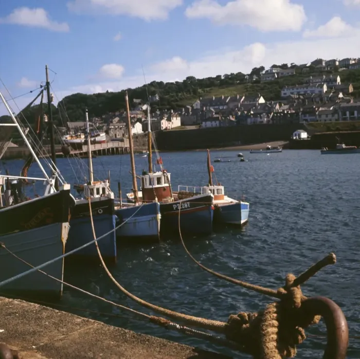 Framed Print : Fishing boats in Newlyn Harbour, Cornwall Framed Print : Fishing boats in Newlyn Harbour, Cornwall