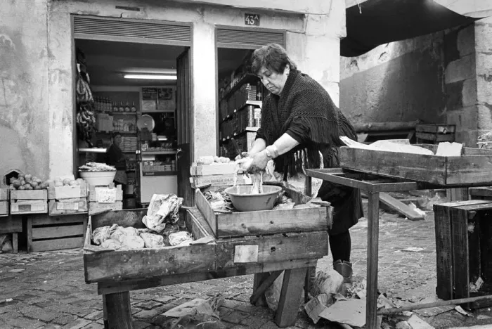 Framed Print : Fishmonger, Lison, Portugal - 1 Framed Print : Fishmonger, Lison, Portugal - 1