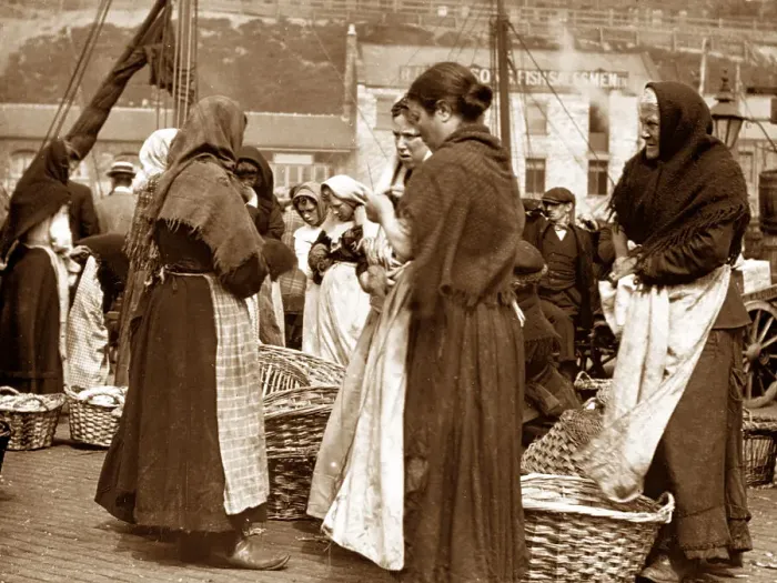Framed Print : Fishwives, North Shields early 1900's Framed Print : Fishwives, North Shields early 1900's