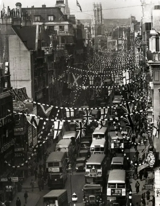 Framed Print : Fleet Street, London, Royal Silver Jubilee celebrations Framed Print : Fleet Street, London, Royal Silver Jubilee celebrations