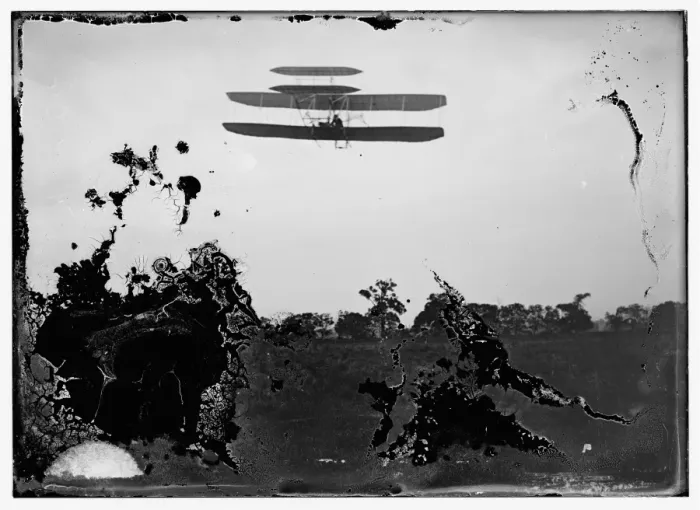 Framed Print : Flight 41: Orville flying to the left at a height of about 6 Framed Print : Flight 41: Orville flying to the left at a height of about 6