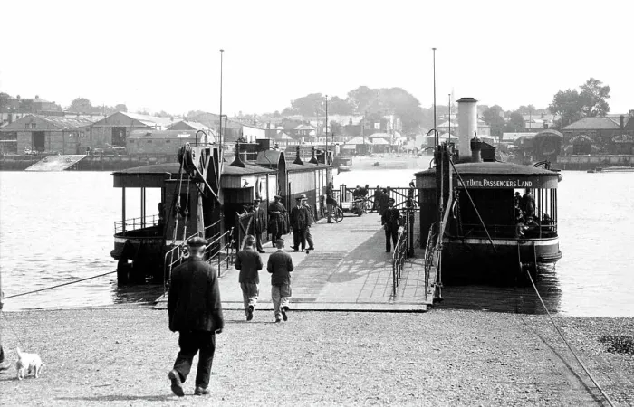 Framed Print : The Floating Bridge Southampton Framed Print : The Floating Bridge Southampton